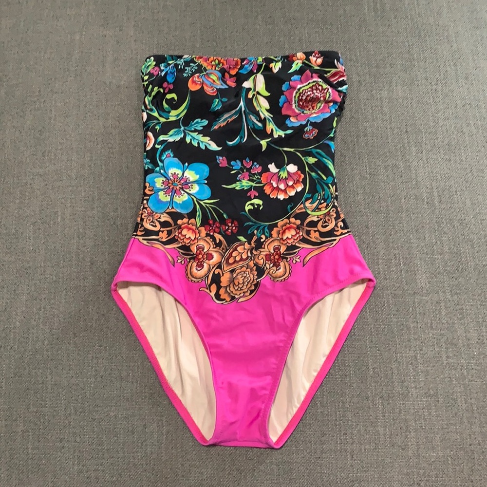 Cute flower print one piece swimsuit, Size 6 (XS)